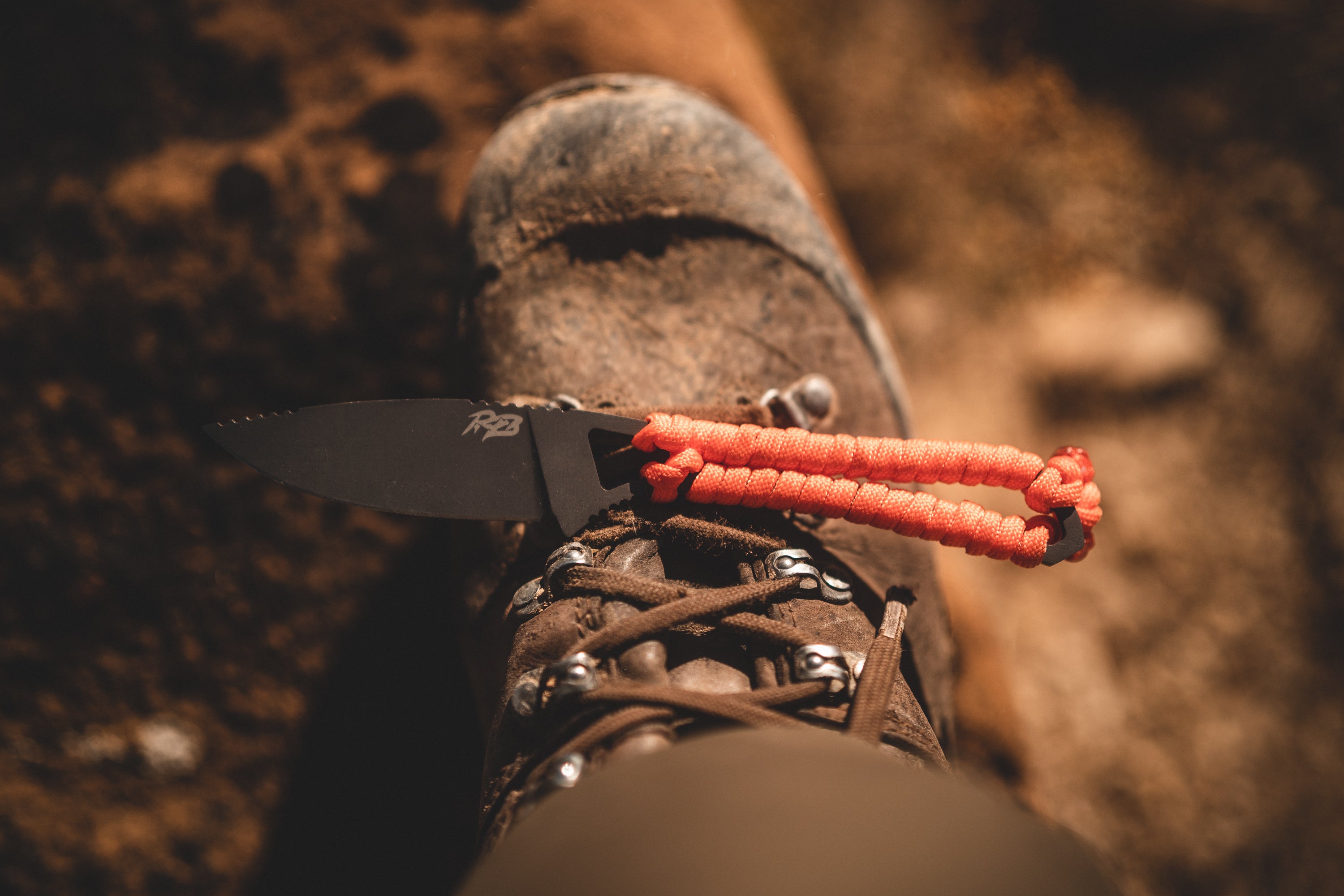 Buy online ultralight hunting knife. RIdge Blades Smoke Grey drop poing hunting knives for easy cleaning. Great lightweight hunting blades for the outdoors. Single blade hunting knife. Affordable outdoor knives.
