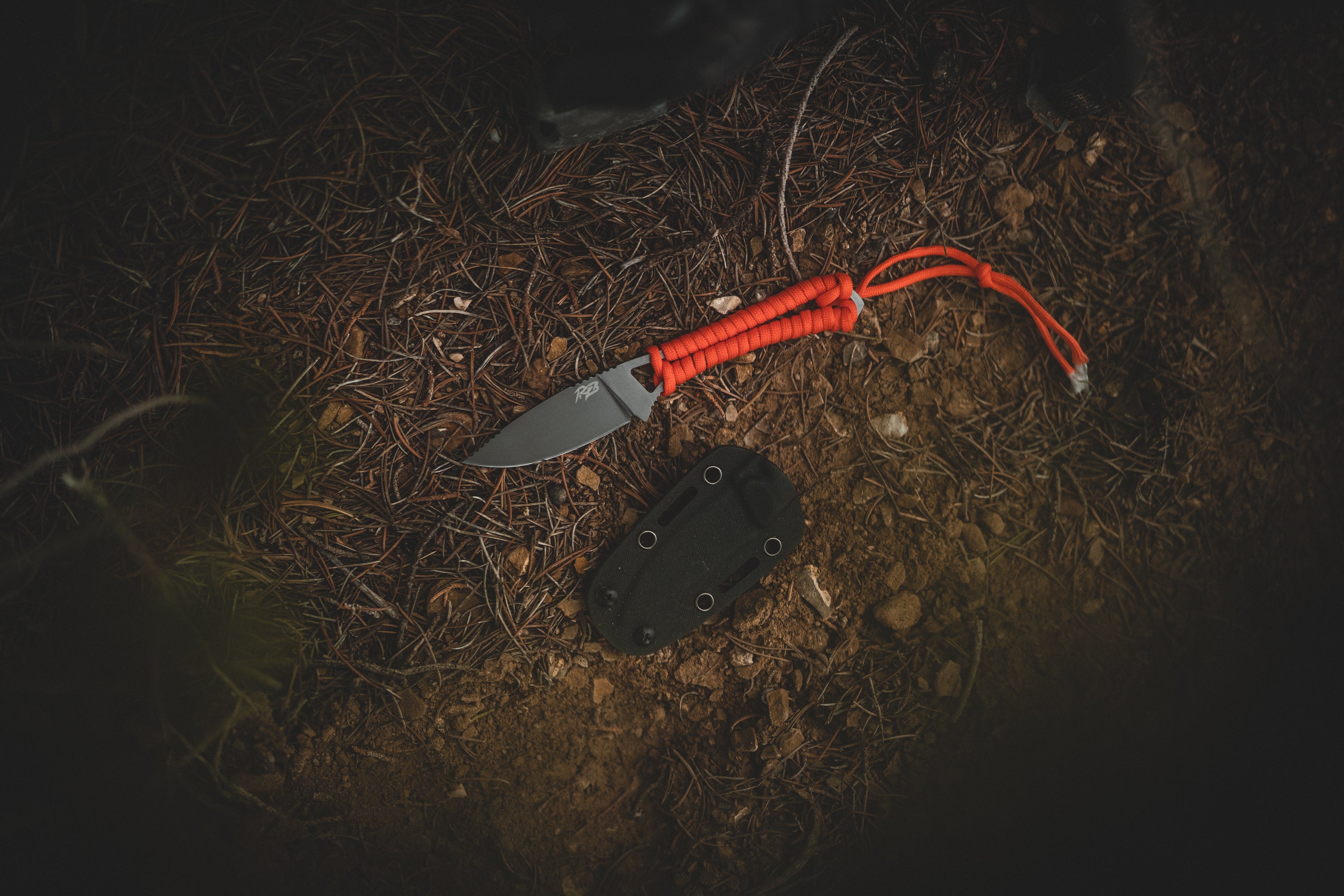 Buy online ultralight hunting knife. RIdge Blades Smoke Grey drop poing hunting knives for easy cleaning. Great lightweight hunting blades for the outdoors. Single blade hunting knife.
