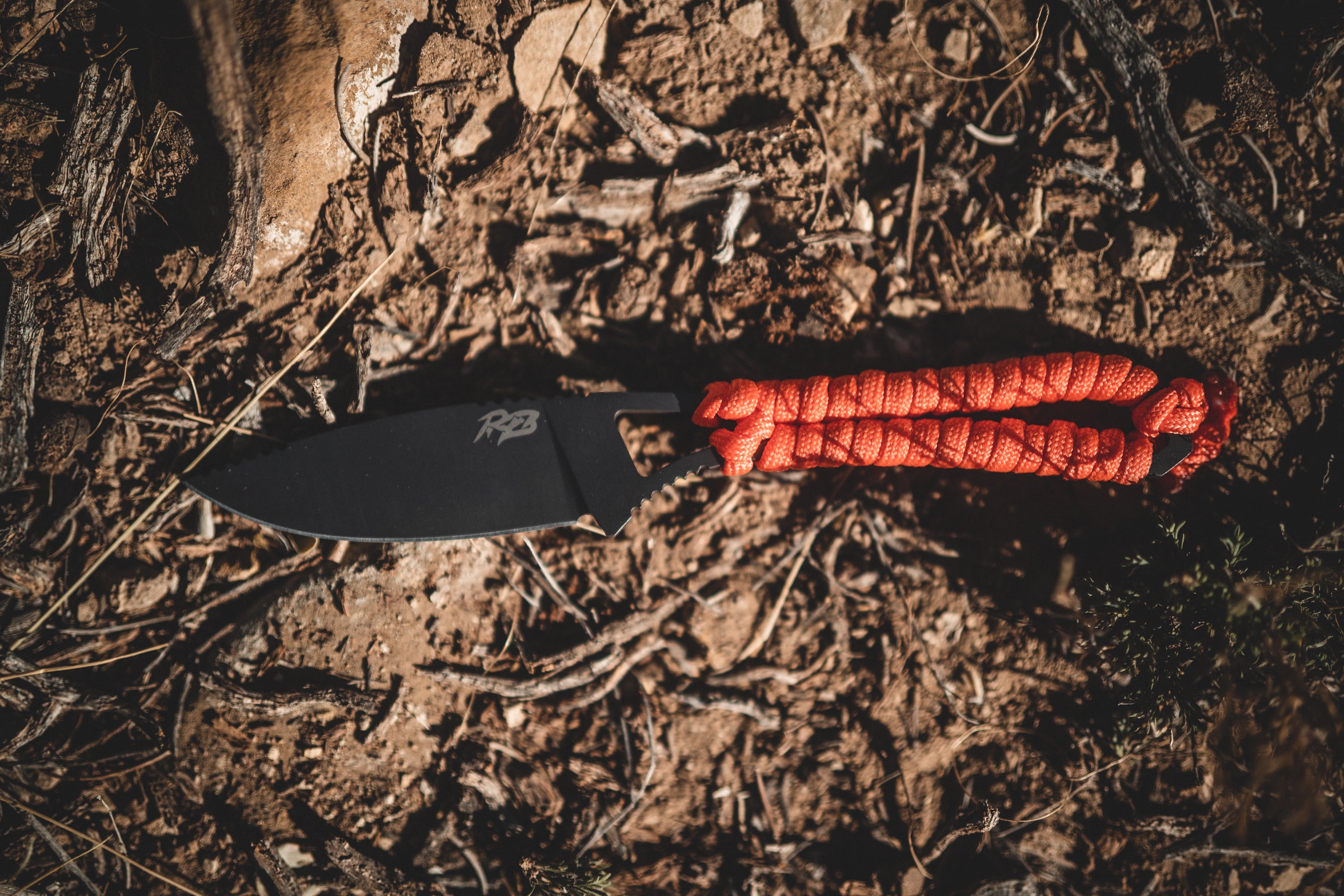 Buy online ultralight hunting knife. RIdge Blades Smoke Grey drop poing hunting knives for easy cleaning. Great lightweight hunting blades for the outdoors. Single blade hunting knife.