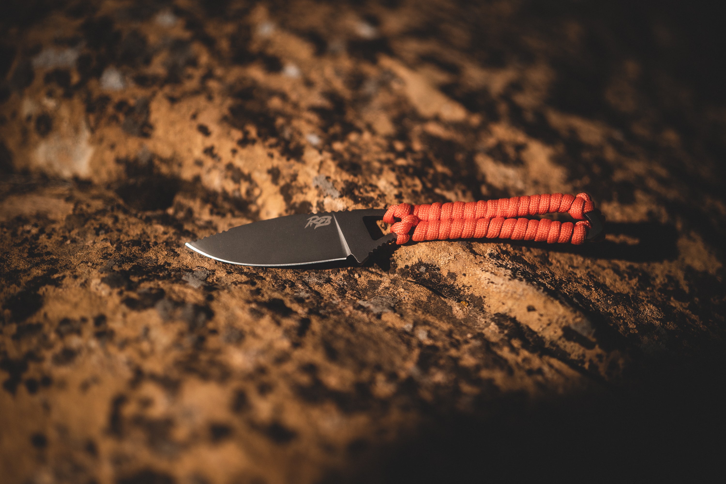 Buy online ultralight hunting knife. RIdge Blades Smoke Grey drop poing hunting knives for easy cleaning. Great lightweight hunting blades for the outdoors. Single blade hunting knife. Affordable outdoor knives.