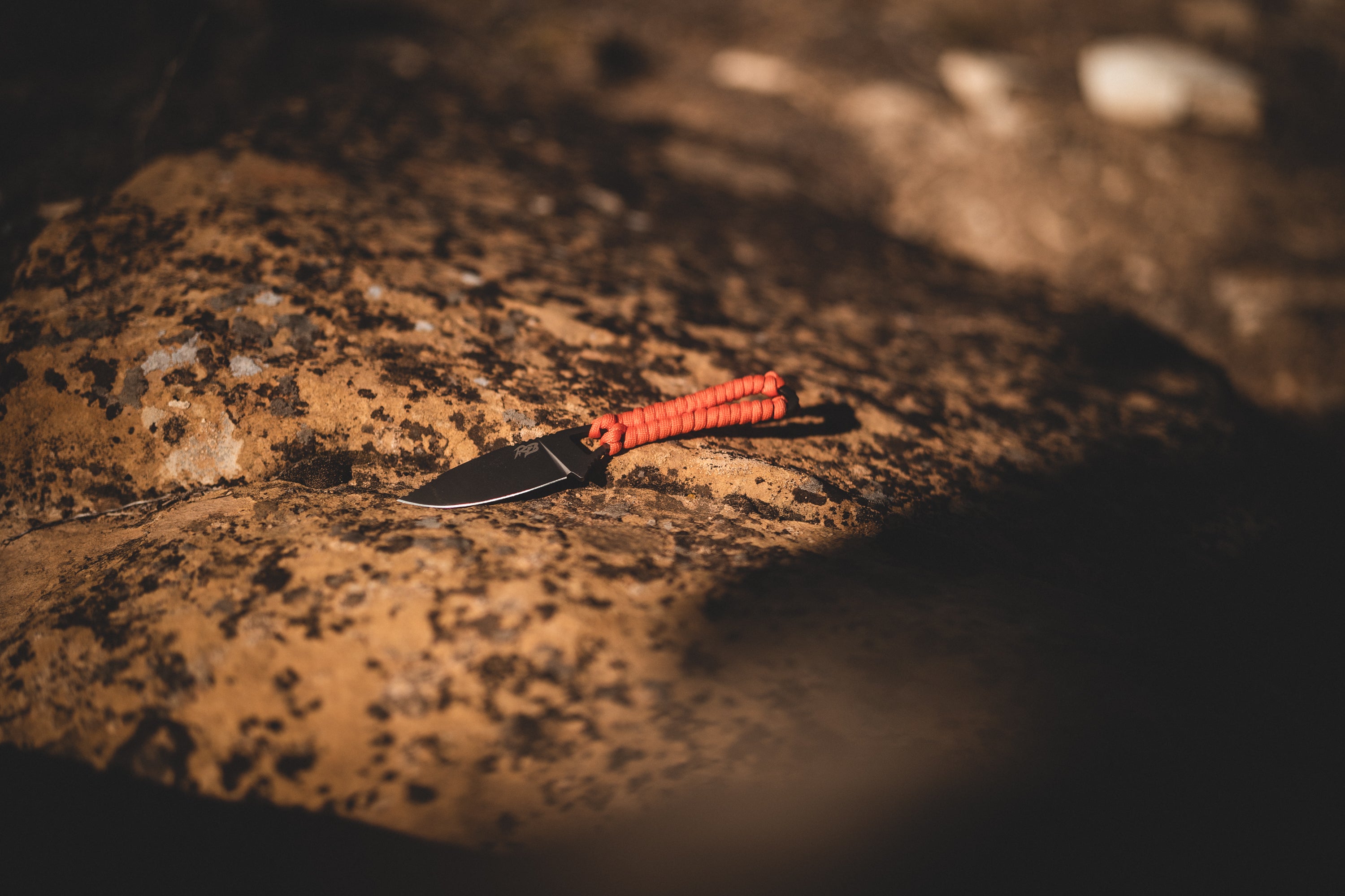 Buy online ultralight hunting knife. RIdge Blades Smoke Grey drop poing hunting knives for easy cleaning. Great lightweight hunting blades for the outdoors. Single blade hunting knife. Affordable outdoor knives.